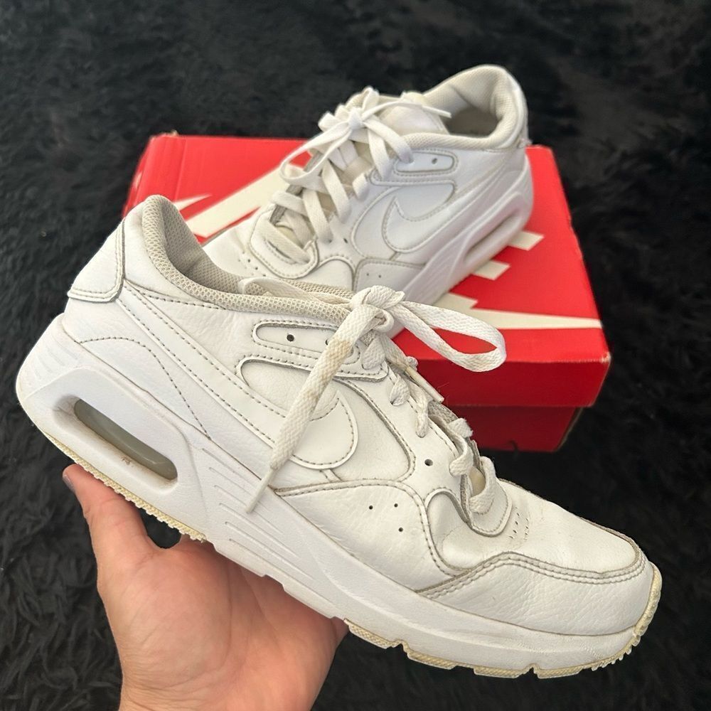 NIKE air max white athletic lace up shoes sneakers women’s 8